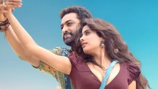devara-song-chuttamalle-out-jr-ntr-and-janhvi-kapoors-love-ballad-leaves-fans-smitten-watch